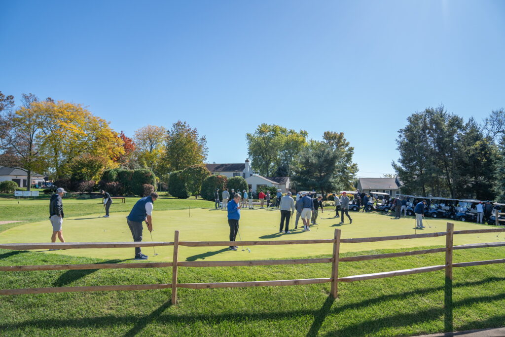 Pre-round putting